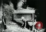 Standbild Deutsche Zivilangestellte im Zweiten Weltkrieg Deutschland, 1940, aus Sekunde 20 historischem Filmmaterial Videoclip 65675027585