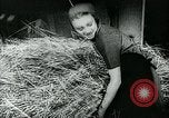 Standbild Deutsche Zivilangestellte im Zweiten Weltkrieg Deutschland, 1940, aus Sekunde 25 historischem Filmmaterial Videoclip 65675027585