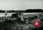 Standbild Deutsche Zivilangestellte im Zweiten Weltkrieg Deutschland, 1940, aus Sekunde 31 historischem Filmmaterial Videoclip 65675027585