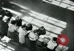 Standbild Deutsche Zivilangestellte im Zweiten Weltkrieg Deutschland, 1940, aus Sekunde 49 historischem Filmmaterial Videoclip 65675027585