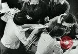 Standbild Deutsche Zivilangestellte im Zweiten Weltkrieg Deutschland, 1940, aus Sekunde 51 historischem Filmmaterial Videoclip 65675027585
