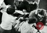Standbild Deutsche Zivilangestellte im Zweiten Weltkrieg Deutschland, 1940, aus Sekunde 52 historischem Filmmaterial Videoclip 65675027585