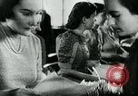 Standbild Deutsche Zivilangestellte im Zweiten Weltkrieg Deutschland, 1940, aus Sekunde 56 historischem Filmmaterial Videoclip 65675027585