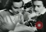 Standbild Deutsche Zivilangestellte im Zweiten Weltkrieg Deutschland, 1940, aus Sekunde 57 historischem Filmmaterial Videoclip 65675027585