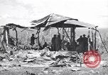 Image US Marines dans des abris improvisés Saipan Îles Mariannes du Nord, 1944, de la seconde 8 séquences d'archives historiques vidéo 65675027622