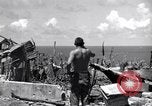 Image US Marines dans des abris improvisés Saipan Îles Mariannes du Nord, 1944, de la seconde 22 séquences d'archives historiques vidéo 65675027622