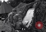 Standbild USA Offiziere Saint Lo Frankreich, 1944, aus Sekunde 22 historischem Filmmaterial Videoclip 65675027624