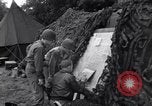 Standbild USA Offiziere Saint Lo Frankreich, 1944, aus Sekunde 23 historischem Filmmaterial Videoclip 65675027624