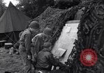 Standbild USA Offiziere Saint Lo Frankreich, 1944, aus Sekunde 25 historischem Filmmaterial Videoclip 65675027624