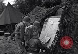 Standbild USA Offiziere Saint Lo Frankreich, 1944, aus Sekunde 26 historischem Filmmaterial Videoclip 65675027624