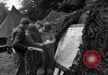 Standbild USA Offiziere Saint Lo Frankreich, 1944, aus Sekunde 31 historischem Filmmaterial Videoclip 65675027624