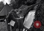 Standbild USA Offiziere Saint Lo Frankreich, 1944, aus Sekunde 32 historischem Filmmaterial Videoclip 65675027624