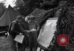 Standbild USA Offiziere Saint Lo Frankreich, 1944, aus Sekunde 33 historischem Filmmaterial Videoclip 65675027624