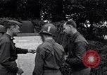Standbild USA Offiziere Saint Lo Frankreich, 1944, aus Sekunde 36 historischem Filmmaterial Videoclip 65675027624
