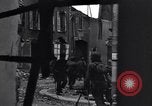 Standbild USA Offiziere Saint Lo Frankreich, 1944, aus Sekunde 17 historischem Filmmaterial Videoclip 65675027625