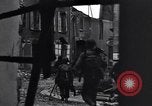Standbild USA Offiziere Saint Lo Frankreich, 1944, aus Sekunde 19 historischem Filmmaterial Videoclip 65675027625