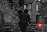 Standbild USA Offiziere Saint Lo Frankreich, 1944, aus Sekunde 33 historischem Filmmaterial Videoclip 65675027625