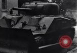 Standbild amerikanische Panzer auf den Straßen von St Lo Saint Lo Frankreich, 1944, aus Sekunde 54 historischem Filmmaterial Videoclip 65675027626
