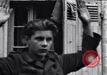 Standbild deutschen Kriegsgefangenen erfasst in St Lo Saint Lo Frankreich, 1944, aus Sekunde 27 historischem Filmmaterial Videoclip 65675027627