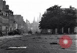 Standbild deutschen Kriegsgefangenen erfasst in St Lo Saint Lo Frankreich, 1944, aus Sekunde 37 historischem Filmmaterial Videoclip 65675027627