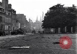 Standbild deutschen Kriegsgefangenen erfasst in St Lo Saint Lo Frankreich, 1944, aus Sekunde 41 historischem Filmmaterial Videoclip 65675027627