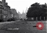 Standbild deutschen Kriegsgefangenen erfasst in St Lo Saint Lo Frankreich, 1944, aus Sekunde 42 historischem Filmmaterial Videoclip 65675027627