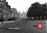 Standbild deutschen Kriegsgefangenen erfasst in St Lo Saint Lo Frankreich, 1944, aus Sekunde 46 historischem Filmmaterial Videoclip 65675027627