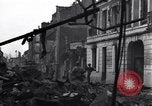 Standbild deutschen Kriegsgefangenen erfasst in St Lo Saint Lo Frankreich, 1944, aus Sekunde 55 historischem Filmmaterial Videoclip 65675027627