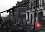 Standbild deutschen Kriegsgefangenen erfasst in St Lo Saint Lo Frankreich, 1944, aus Sekunde 59 historischem Filmmaterial Videoclip 65675027627