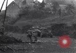 Standbild Soldaten Saint Lo Frankreich, 1944, aus Sekunde 13 historischem Filmmaterial Videoclip 65675027631