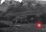 Standbild Soldaten Saint Lo Frankreich, 1944, aus Sekunde 18 historischem Filmmaterial Videoclip 65675027631