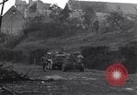 Standbild Soldaten Saint Lo Frankreich, 1944, aus Sekunde 21 historischem Filmmaterial Videoclip 65675027631