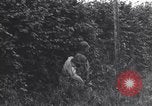 Standbild Soldaten Saint Lo Frankreich, 1944, aus Sekunde 50 historischem Filmmaterial Videoclip 65675027631