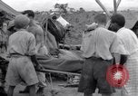 Standbild Mediziner Birma, 1944, aus Sekunde 16 historischem Filmmaterial Videoclip 65675027633