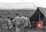 Standbild Mediziner Birma, 1944, aus Sekunde 30 historischem Filmmaterial Videoclip 65675027633