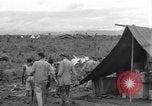 Standbild Mediziner Birma, 1944, aus Sekunde 32 historischem Filmmaterial Videoclip 65675027633