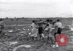 Standbild Mediziner Birma, 1944, aus Sekunde 45 historischem Filmmaterial Videoclip 65675027633