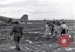 Standbild Mediziner Birma, 1944, aus Sekunde 49 historischem Filmmaterial Videoclip 65675027633
