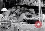 Standbild chinesischen und amerikanischen Offizieren Myitkyina Airdrome Birma, 1944, aus Sekunde 18 historischem Filmmaterial Videoclip 65675027634