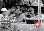 Standbild chinesischen und amerikanischen Offizieren Myitkyina Airdrome Birma, 1944, aus Sekunde 21 historischem Filmmaterial Videoclip 65675027634