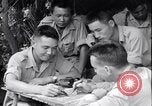 Standbild chinesischen und amerikanischen Offizieren Myitkyina Airdrome Birma, 1944, aus Sekunde 39 historischem Filmmaterial Videoclip 65675027634
