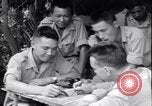Standbild chinesischen und amerikanischen Offizieren Myitkyina Airdrome Birma, 1944, aus Sekunde 41 historischem Filmmaterial Videoclip 65675027634