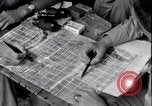 Standbild chinesischen und amerikanischen Offizieren Myitkyina Airdrome Birma, 1944, aus Sekunde 52 historischem Filmmaterial Videoclip 65675027634