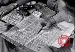 Standbild chinesischen und amerikanischen Offizieren Myitkyina Airdrome Birma, 1944, aus Sekunde 56 historischem Filmmaterial Videoclip 65675027634