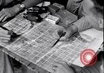Standbild chinesischen und amerikanischen Offizieren Myitkyina Airdrome Birma, 1944, aus Sekunde 57 historischem Filmmaterial Videoclip 65675027634