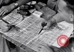 Standbild chinesischen und amerikanischen Offizieren Myitkyina Airdrome Birma, 1944, aus Sekunde 59 historischem Filmmaterial Videoclip 65675027634