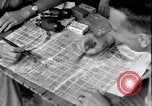 Standbild chinesischen und amerikanischen Offizieren Myitkyina Airdrome Birma, 1944, aus Sekunde 60 historischem Filmmaterial Videoclip 65675027634