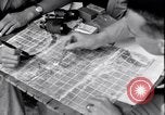Standbild chinesischen und amerikanischen Offizieren Myitkyina Airdrome Birma, 1944, aus Sekunde 61 historischem Filmmaterial Videoclip 65675027634