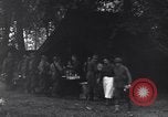 Standbild US Army Division 29 Soldaten Messezelt Saint Lo Frankreich, 1944, aus Sekunde 15 historischem Filmmaterial Videoclip 65675027647