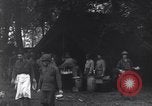 Standbild US Army Division 29 Soldaten Messezelt Saint Lo Frankreich, 1944, aus Sekunde 18 historischem Filmmaterial Videoclip 65675027647